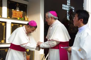 bishop_manat2011_24-2oct44.JPG