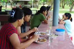 01flood2011_daruna_camp056.JPG