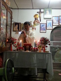 rosary2012watthung03.jpg
