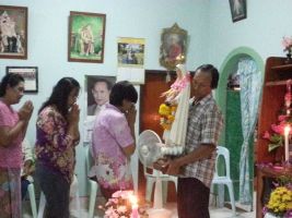rosary2012watthung28.jpg