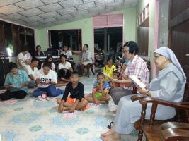 rosary2012watthung56.jpg