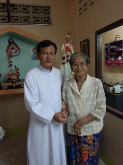 rosary2012watthung66.jpg