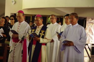 bishop_manat2011_24-1oct05.JPG
