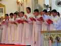 พฤหัสศักดิ์สิทธิ์รื้อฟื้นศีลบวชพระสงฆ์-เสกน้ำมัน