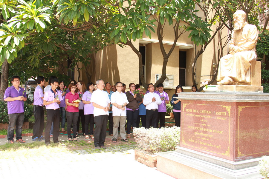 บุคลากรศูนย์สังฆมณฑลร่วมรำลึก 65 ปีมรณะกรรรมฯ