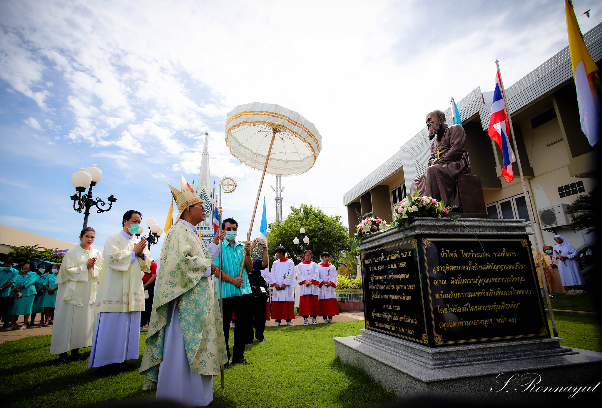ฉลองอาสนวิหารแม่พระบังเกิด บางนกแขวก เปิดและเสกอนุสาวรีย์ พระสังฆราชกาเยตาโน ปาซอตตี