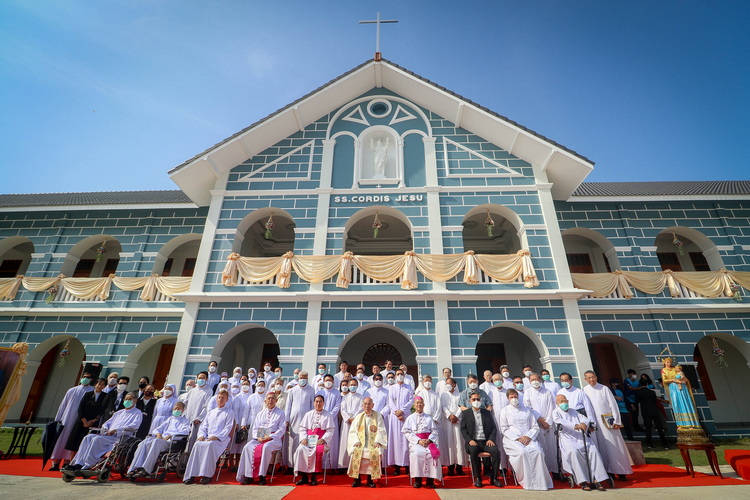 เปิด-เสก “บ้านพระหฤทัย” อนุสรณ์บ้านเณรเก่า 3 สมัย ฉลอง 125 ปี อาสนวิหารแม่พระบังเกิด บางนกแขวก