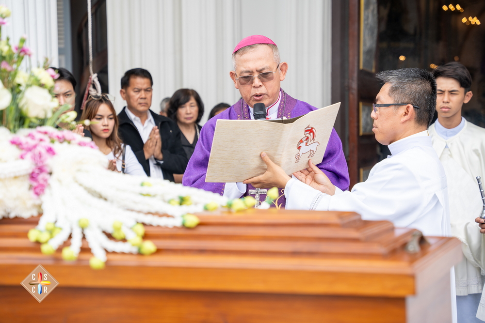 พิธีปลงศพคุณพ่อราฟาแอล สมบูรณ์ แสงประสิทธิ์