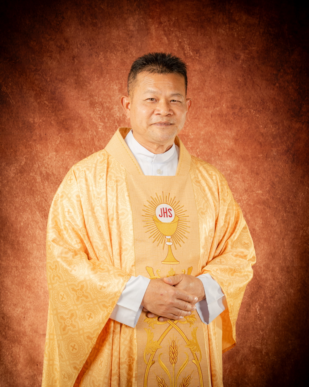 คุณพ่อเกลเมนต์ วิโรจน์ เสียงไพเราะ